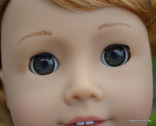 American Girl doll Maryellen Larkin - eyes